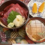 よしわら寿司 - 料理写真:鉄火丼の全体図