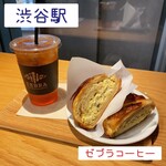 ZEBRA Coffee&Croissant - チキンサラダサンドイッチとアールグレイ