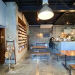 DAYBREAK　Liquor&Coffee - 内観 ①