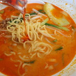 香港料理 勝 - ラー油投入～♪