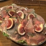 ダカーポ食萄 - 生ハムとルッコラ・無花果のサラダ
