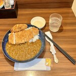 Tonkatsu Akasaka Mizuno - ロースカツカレー1,000円、カキフライ280円、タルタルソース60円