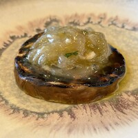 La Stalla - シラウオのビアンゲッティ ニンニク・オイル ガルム（魚醤）白茄子を敷いて