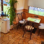 はーもにー - テーブル席