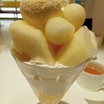 タカノフルーツパーラー - 洋梨のパフェ