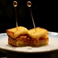 和牛イチボのローストビーフデニッシュサンド