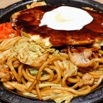 Botediu - 令和5年10月
                        平日ランチタイム(11:00〜15:00)
                        ハーフ&ハーフコンビ焼ランチ 税込1298円
                        ハーフお好み焼き、ハーフ焼きそば、サラダ