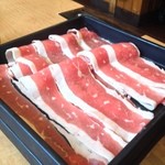 Shabushabu Sukiyaki Dontei - 牛肉…。