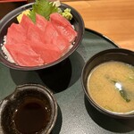 まぐろのエン時 - 上マグロ丼（味噌汁付き）
1815円