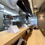 竹乃屋 - カウンター席