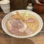 西中島 光龍益 - ラーメン(大盛り)