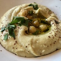 Trattoria Tabule - ひよこ豆のディップ “フムス”、食べ応えのあるフムス、この前菜3種でかなり大満足、この後のパスタ、メインに期待が高まる。