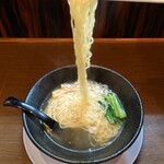 お食事処 市玄 - 長さのある縮れ細麺✨