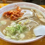 ラーメン にいはお - 料理写真:キムチラーメン