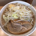 ラーメン 天山 - ラーメン (ヤサイマシ ニンニク)