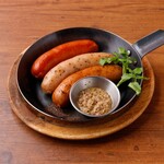 Assortment of 3 types of carefully selected sausages (basil, black pepper, chorizo)
