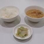 Akasaka Kaetsurou - 御飯、漬物、スープ