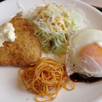 和牛もつ鍋・焼酎酒場 どんまい - （ランチ）ハンバーグとアジフライ