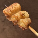 炭焼 おかげさん - 高坂鶏皮付せせり