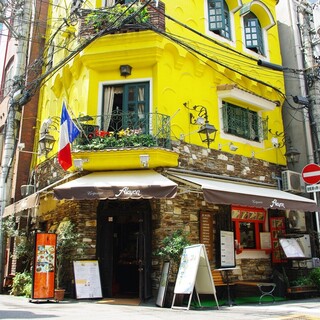 "Experience Authentic Crepes in a Classic Western-Style Mansion - Japan's First"
