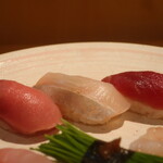 Sushi Ishikawa - 本鮪中トロ、シマアジ、本鮪赤身