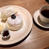 cafe たもん - 石川県産米粉を使った「たもん」のパンケーキ＋ホットコーヒー(¥1900)
