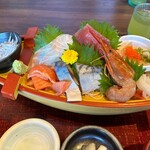 やまと食堂 - 板さんおまかせお造り定食Ａセット。