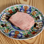 こぼれる肉汁厚切りタン