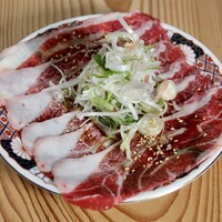 ツラミ刺し香味野菜