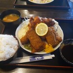 San Faibu - ミックスフライ定食(1250円)