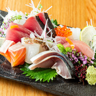 能尽享每天更换的从串本采购的鲜鱼!