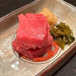 もちづき - 赤身と中とろ盛り　山葵菜　おろし