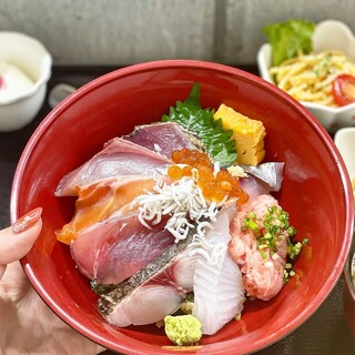 口コミ一覧 : 魚屋 UOTACHI （うおたち） - 西長堀/海鮮 [食べログ]