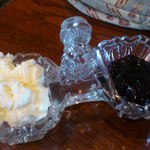 シシングハースト - クロデッドクリームとブルーベリージャム