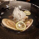旬魚・鮨の店 あら浜 - ハマグリの酒蒸し♪