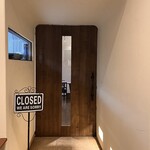 Tavola ASAKAWA - 店内に入る大きな扉