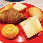 Kangaeta Hito Sugoiwa - 食べ放題のパン達