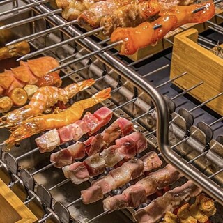 "Skewers Spinning Automatically Right in Front of You!? Enjoy Our Restaurant's Specialty 'Rotating Skewers'"