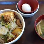 すき家 - 料理写真:すきやき牛丼 + 卵・味噌汁セット 740円