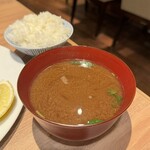 銀座とんかつ檍 - 赤だしのしじみ汁は白味噌ブレンドでまろやか