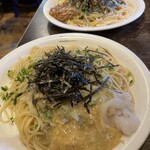 マイヨール - アサリと納豆とイカ(ガーリックソース)の大盛　1,800円