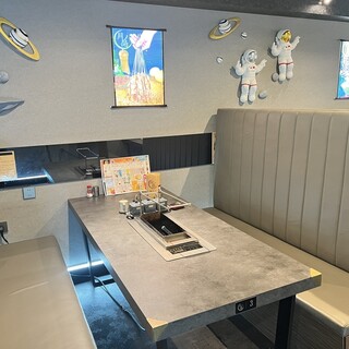 "Private Party Available for 20 People on Weekdays! A Stylish Space with a Playful Cosmic Theme"