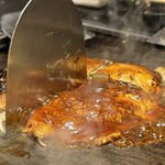 味乃家 - 「すじ平焼き」スジコンの入った玉子包み焼き(^O^)❒’’玉ねぎ効果でウマウマのミートソースを食べてる感覚