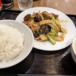 万豚記 - 牛肉と青菜のオイスターソース