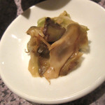 中国四川料理 梅香 - 薄切りされた搾菜。