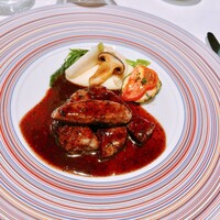 シェ・イノ - 牛肉ソテーのソースペリグー