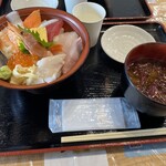 お魚いちば おかせい - 汁物も付いてます