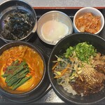 韓国屋台 ハンサム - 牛カルビ丼とハーフスンドゥブ定食
