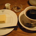 ELEPHANT FACTORY COFFEE - EFブレンド７と自家製ミニチーズケーキ