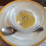 イノーヴェ - じゃがいもの冷たいスープ
